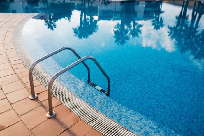 6 Best Pool Cover Pumps for Protecting Your Swim Pool