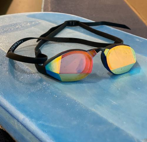 These Goggles Stay Put And Don't Tug at Your Hair - Splash Swim Goggles  Review
